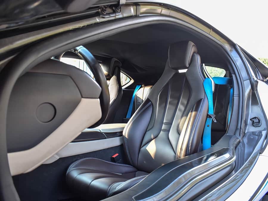 BMW i8 2017 car image #9