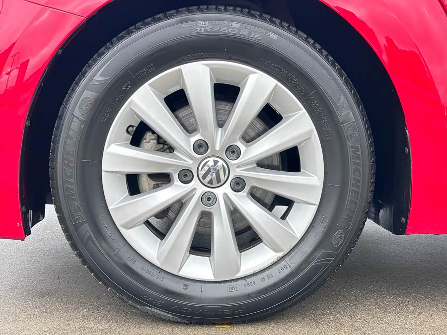 Volkswagen Beetle 2014 car image #9
