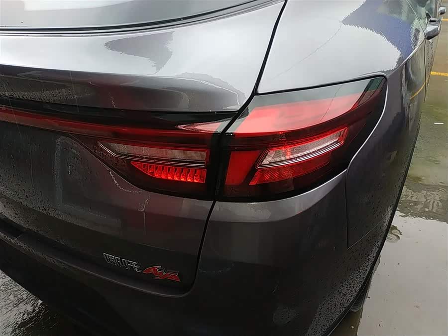 哪吒汽车 哪吒AYA 2025 汽车图片 #9