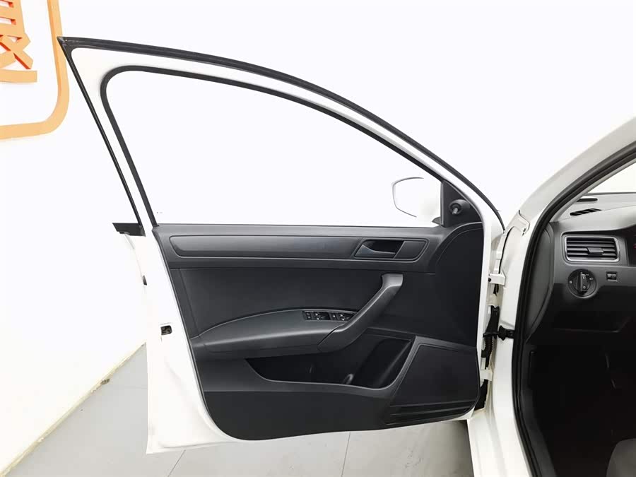 Volkswagen Santana 2013 car image #9