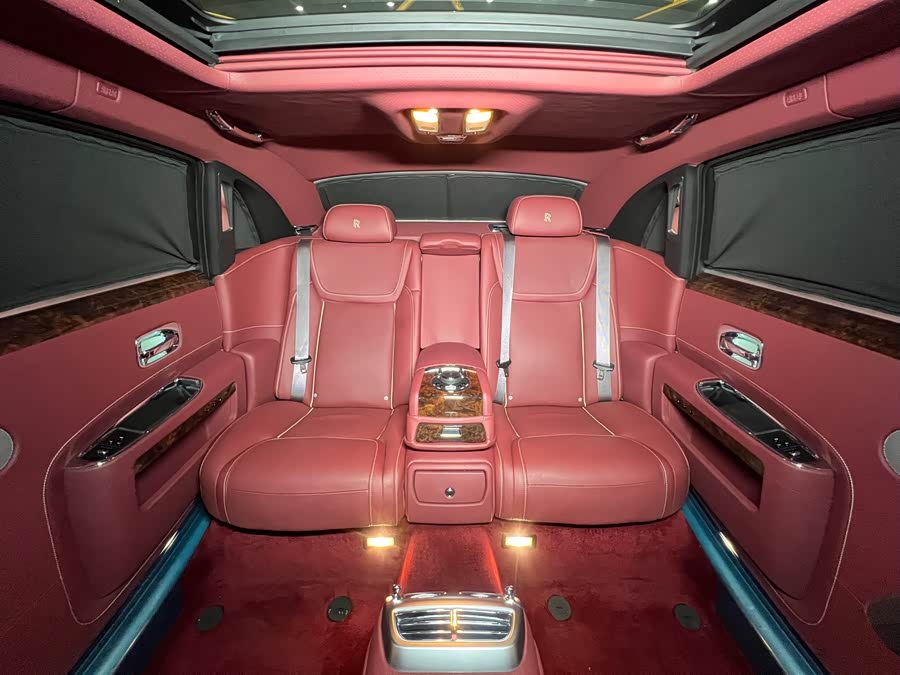 劳斯莱斯 古思特 2017 汽车图片 #9