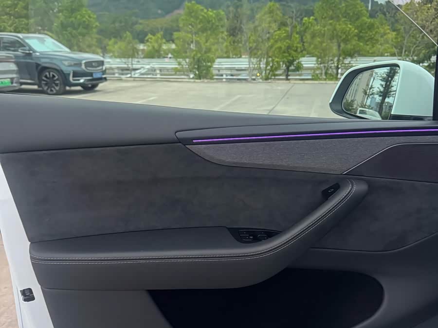 特斯拉 Model Y L 2025 汽车图片 #9