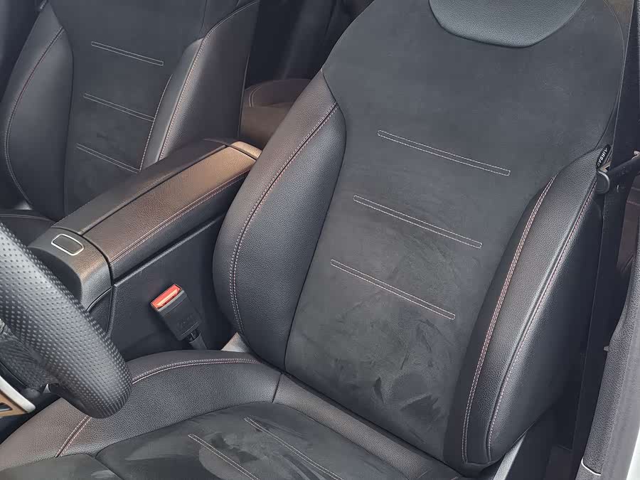 Mercedes-Benz GLB AMG 2024 immagine di auto #9