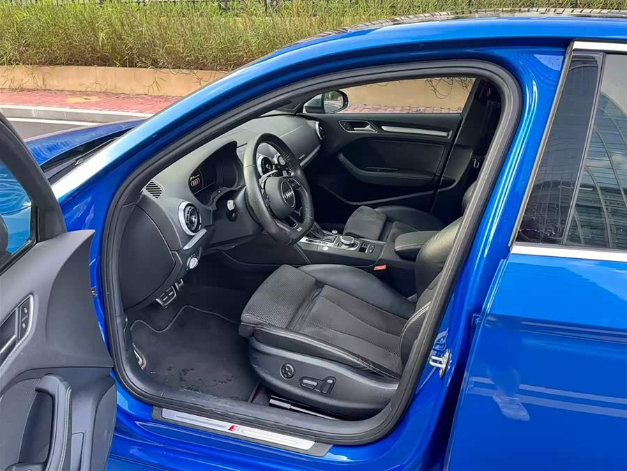 Audi S3 2018 car image #9