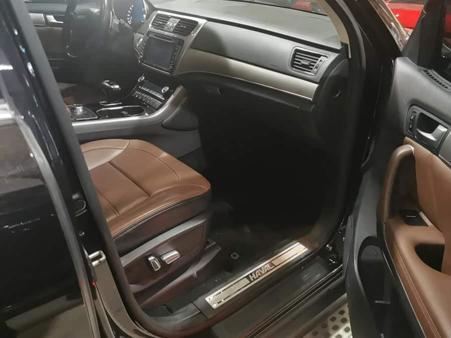 Haval H8 2018 car image #9