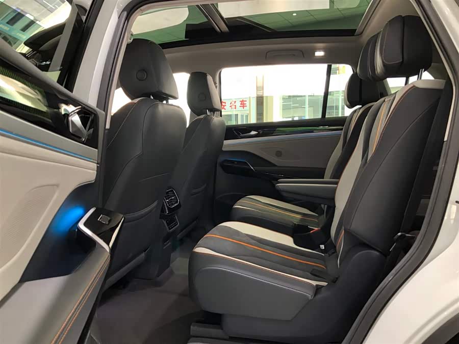 Volkswagen ID.6 Crozz 2023 immagine di auto #9