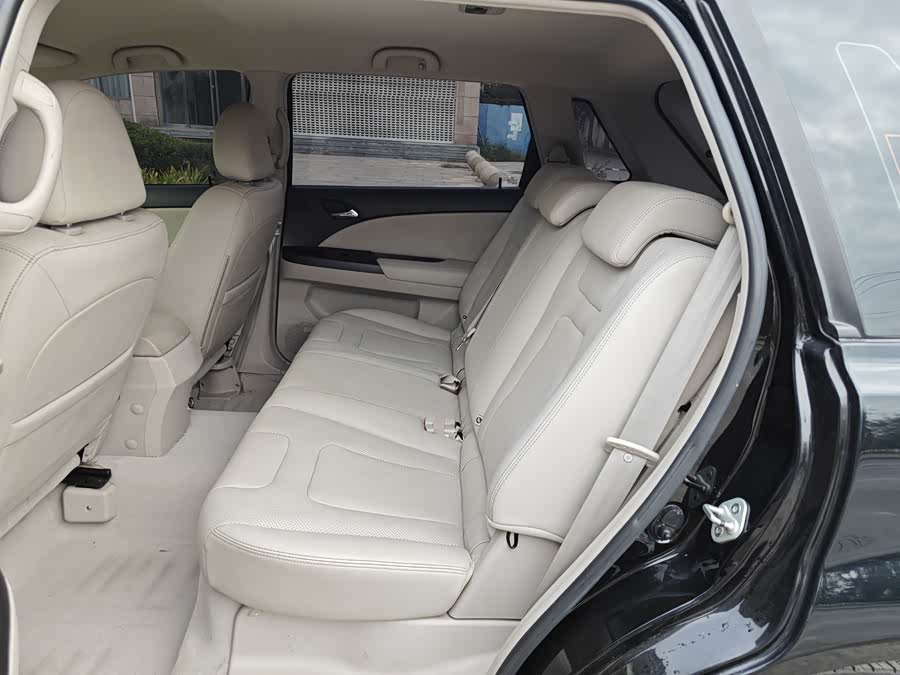 BYD e6 2017 #9 BYD e6 2017 car image #9