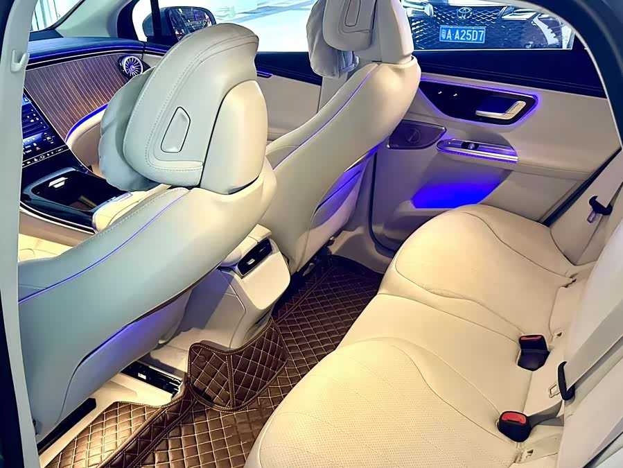 Mercedes-Benz EQE SUV 2023 car image #9