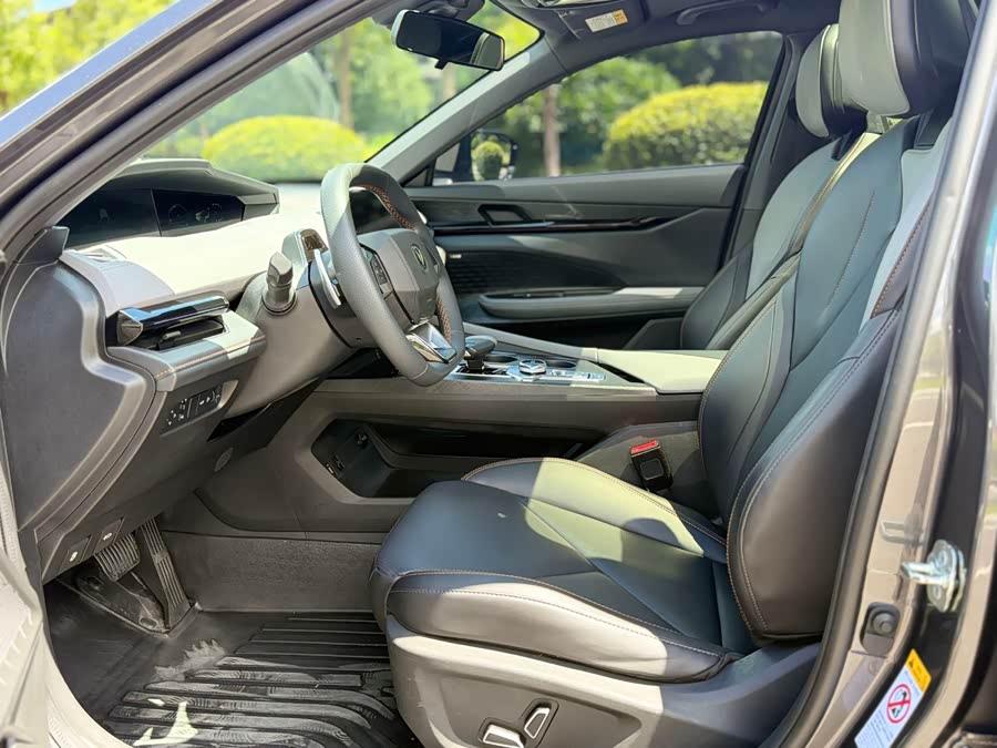 Changan UNI-V 2022 image de voiture #9