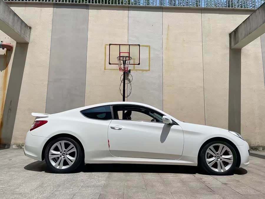 Hyundai Rohens-Coupe 2011 car image #9