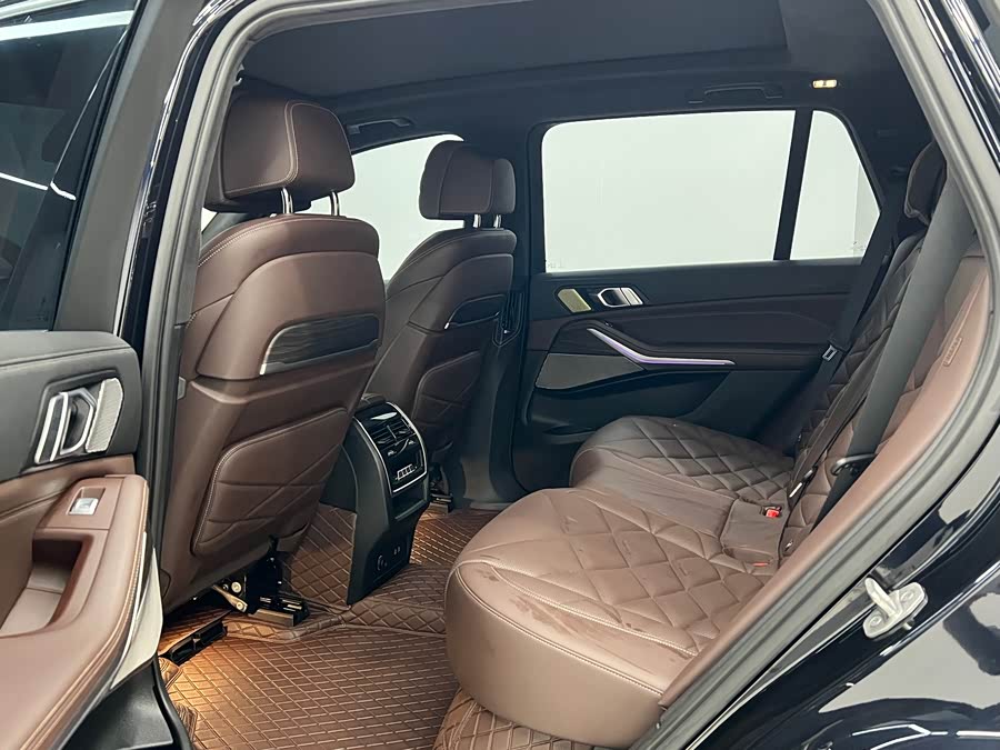 BMW X5 2023 immagine di auto #9