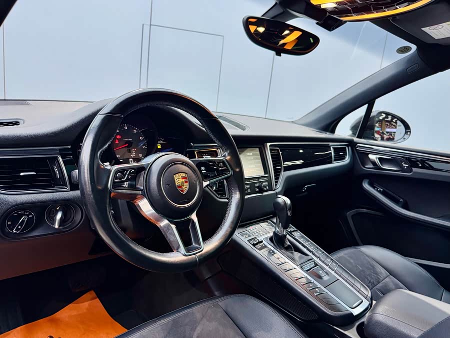 2015 car image #9