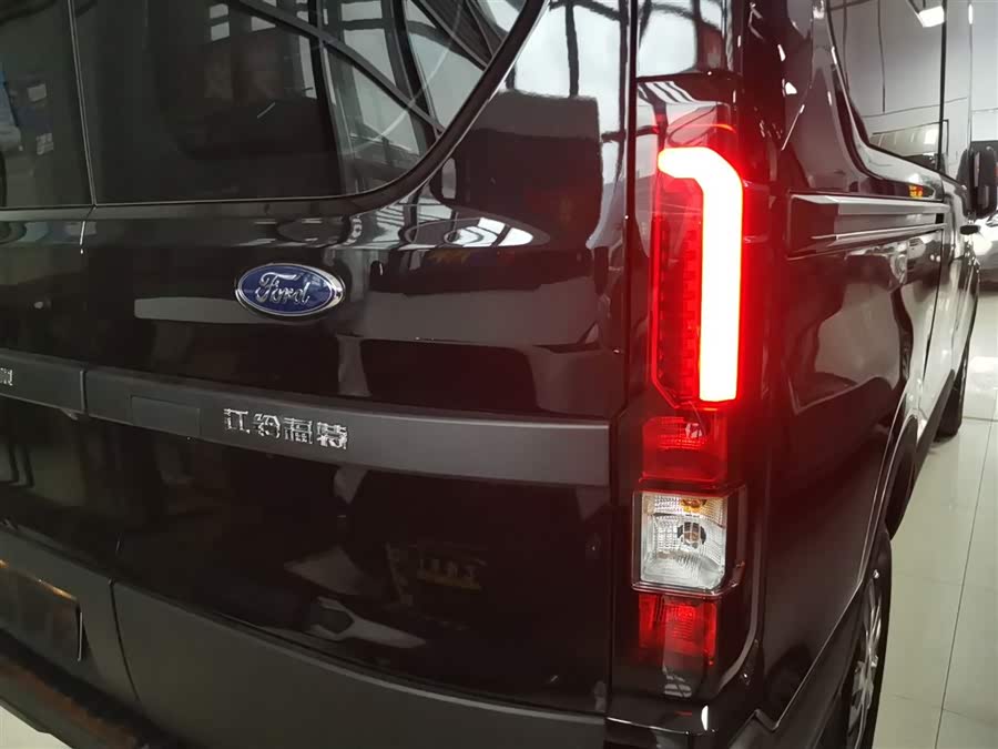 Ford Transit T8 2024 car image #9