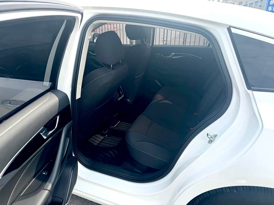 奔腾 奔腾B70 2023 汽车图片 #9