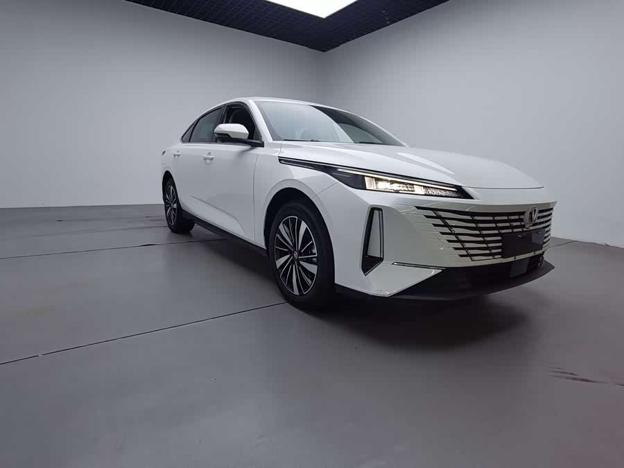 Changan EadoPHEV 2025 изображение автомобиля #9