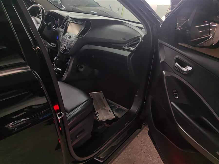 Hyundai Santa Fe (Imported) 2013 car image #9