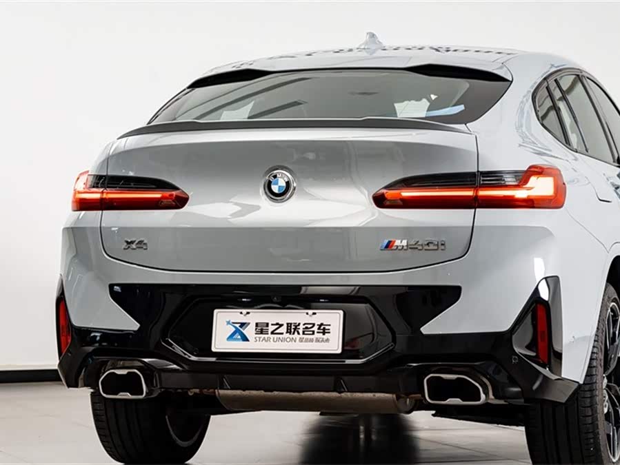 BMW X4 M40i 2024 car image #9