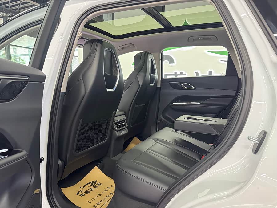 HongQi HS3 PHEV 2024 car image #9