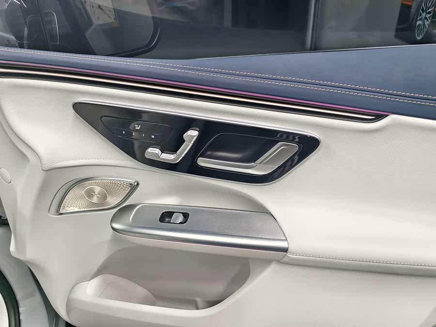 Mercedes-Benz EQE SUV 2025 car image #9