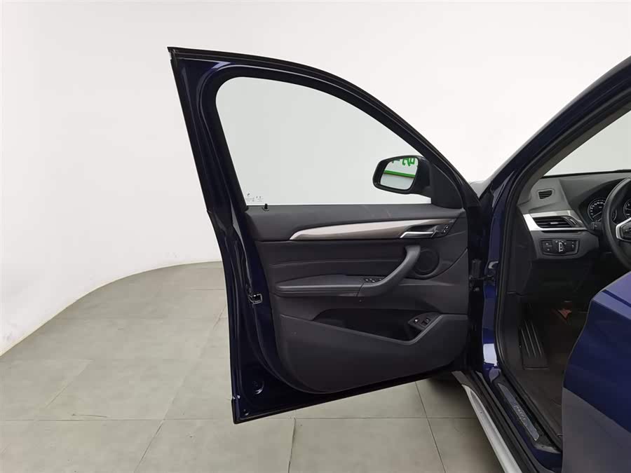 BMW X1 New Energy 2019 car image #9