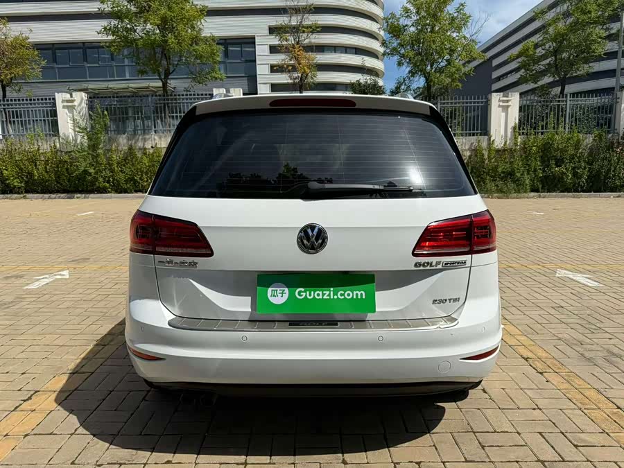 Volkswagen Golf Sportsvan 2017 car image #9