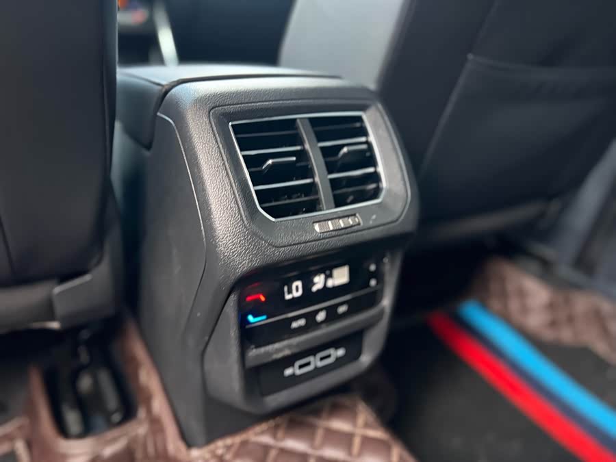 Volkswagen Tayron X 2023 car image #9