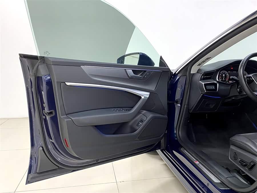 Audi A7L 2023 immagine di auto #9