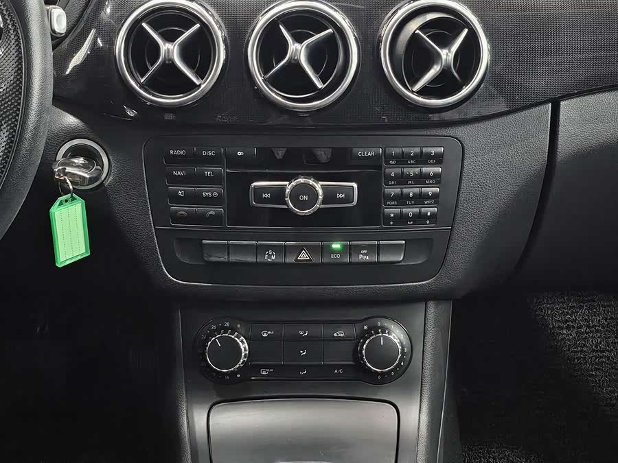 Mercedes-Benz B Class 2013 car image #9