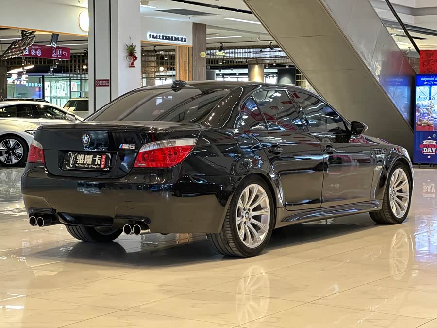 BMW M5 2007 car image #9