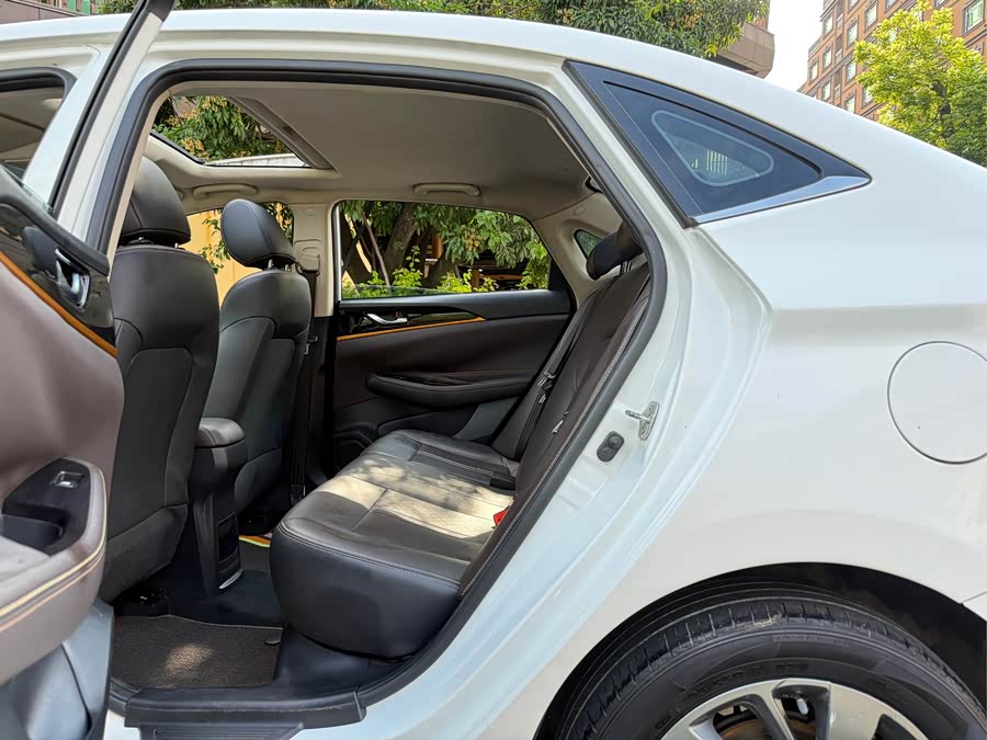 Changan Eado DT 2018 car image #9