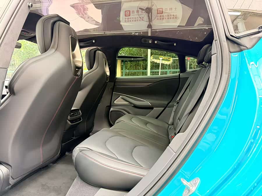 MI SU7 2025 car image #9