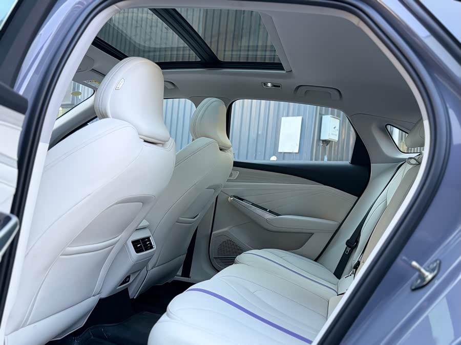 GEELY 2023 #9 GEELY 2023 car image #9