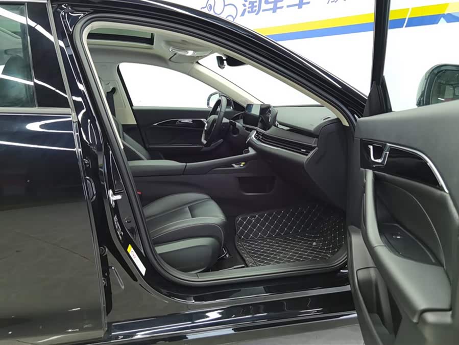 2024 car image #9