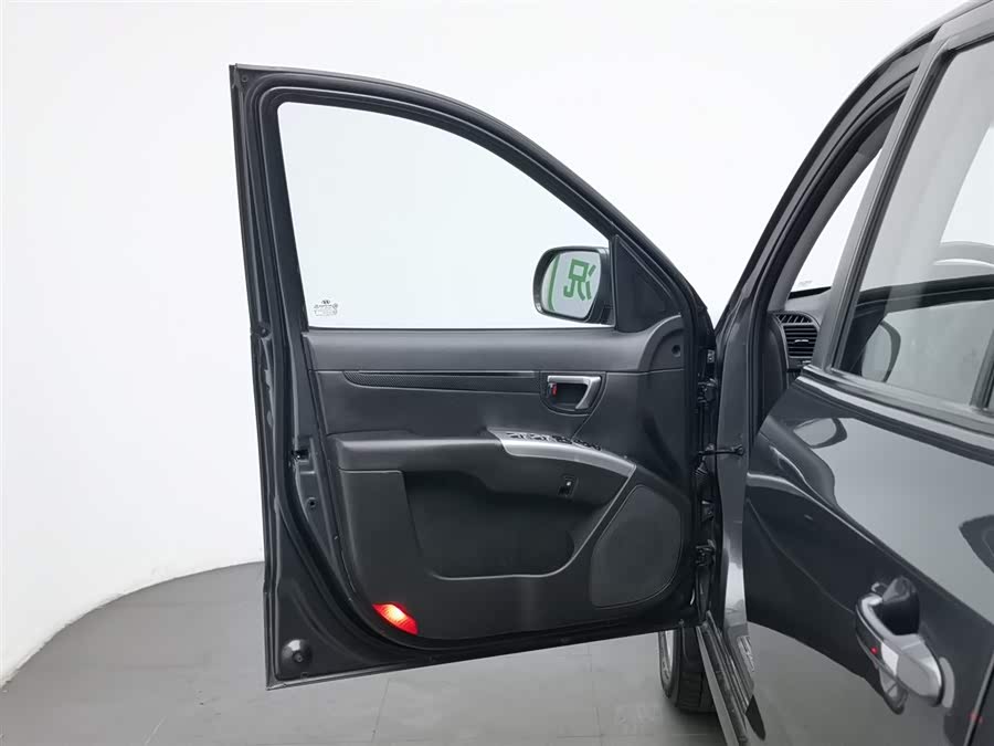 Hyundai Santa Fe Classic 2010 car image #9