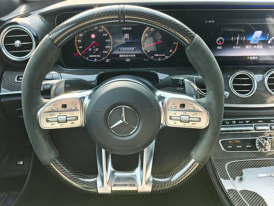 Mercedes-Benz E AMG 2020 صورة سيارة #9