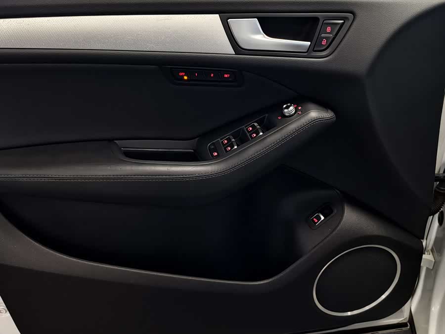 Audi Q5 (Imported) 2016 car image #9