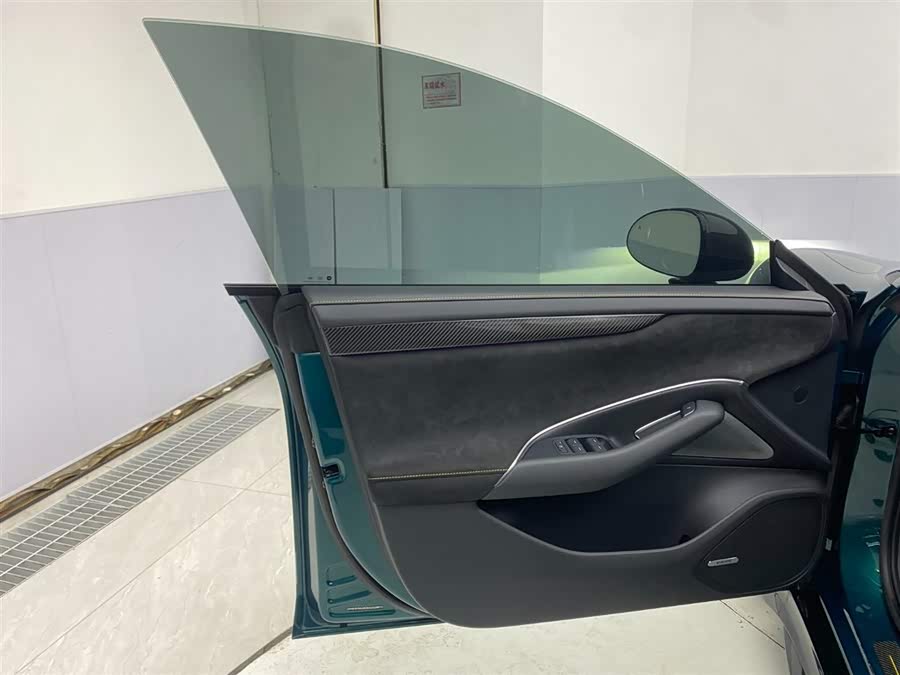MI SU7 Ultra 2025 car image #9