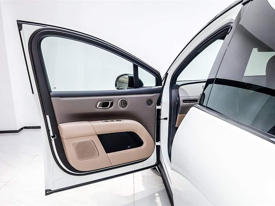 Li i6 2025 صورة سيارة #9