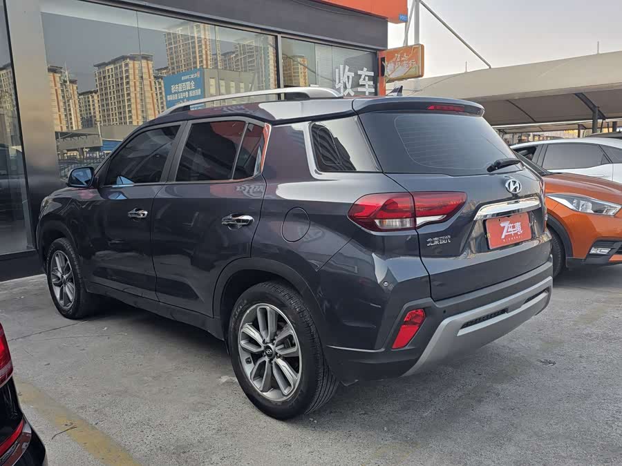 Hyundai Reina 2013 #9 Hyundai Reina 2013 car image #9