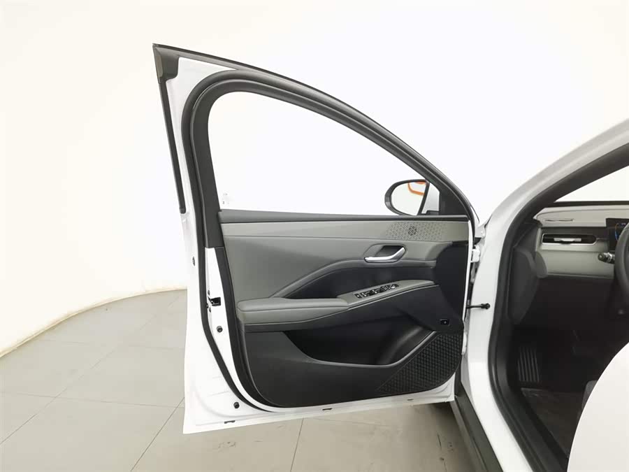 BYD Qin Plus 2025 صورة سيارة #9