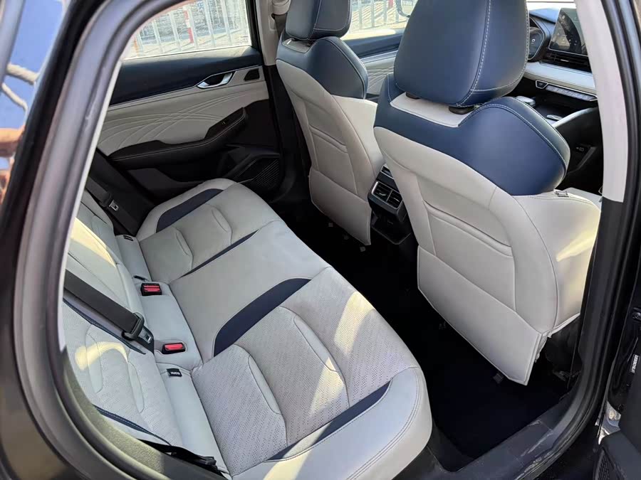 GEELY PrefaceL 2022 car image #9