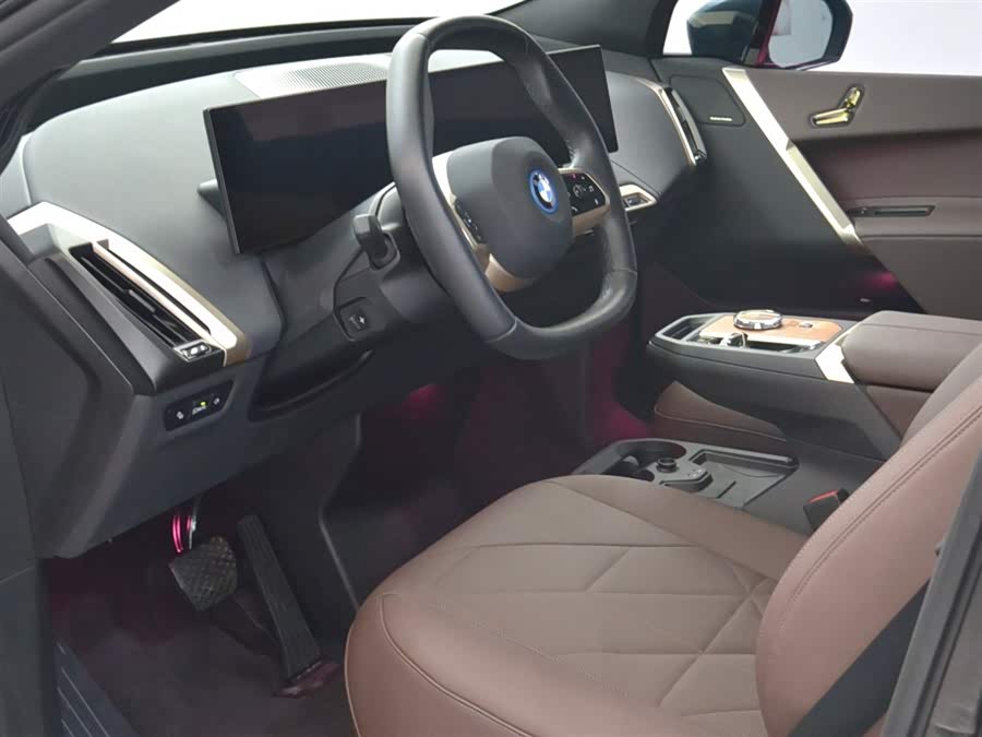 BMW iX 2023 car image #9