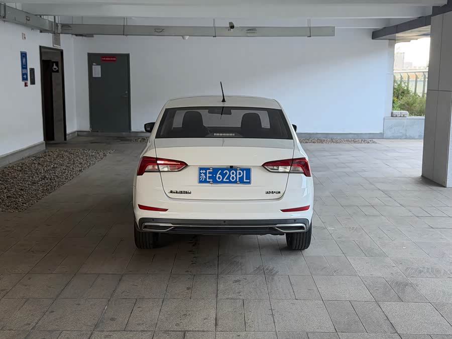 Skoda Rapid 2021 car image #9
