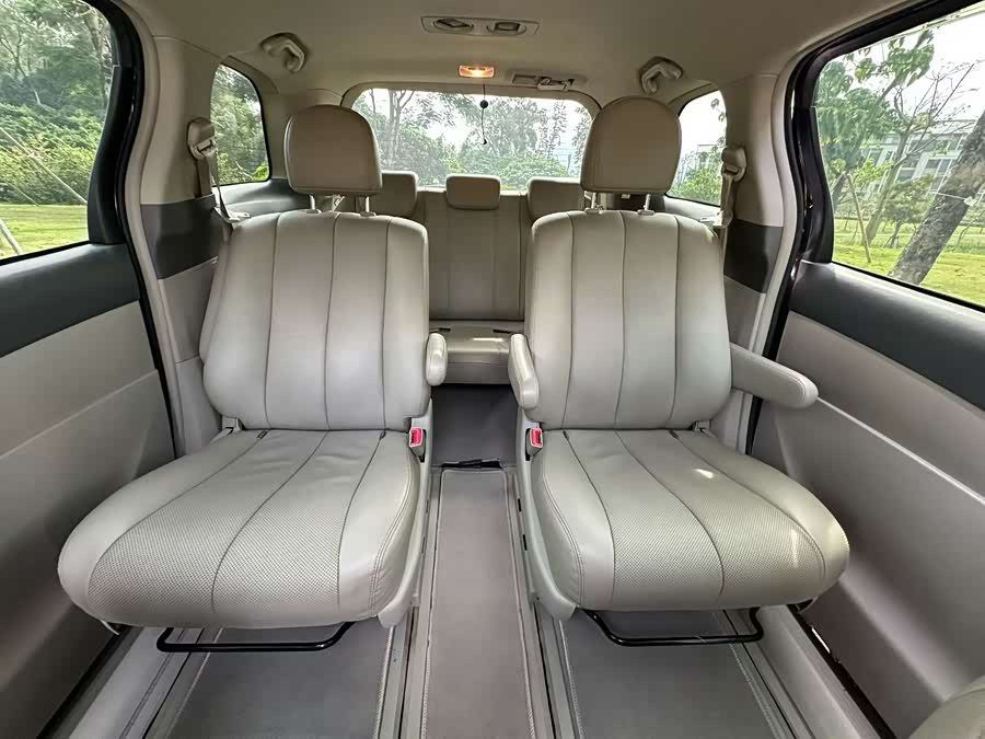 BYD M6 2016 car image #9