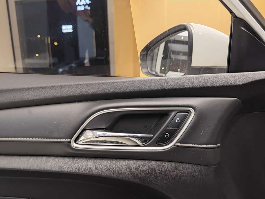Roewe i5 2020 car image #9