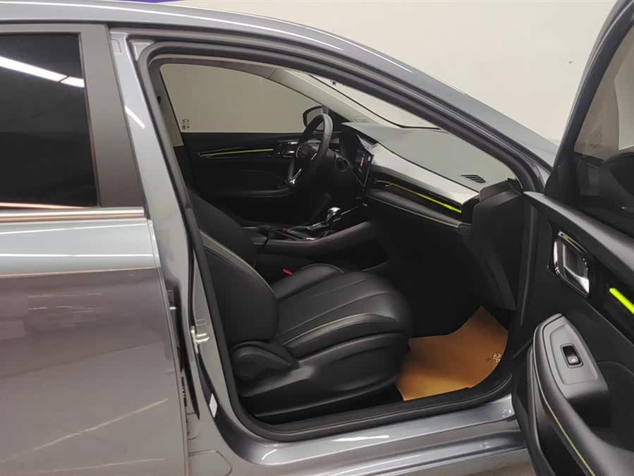 Roewe i5 2023 car image #9