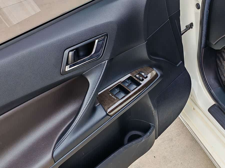 Toyota Reiz 2016 #9 Toyota Reiz 2016 immagine di auto #9