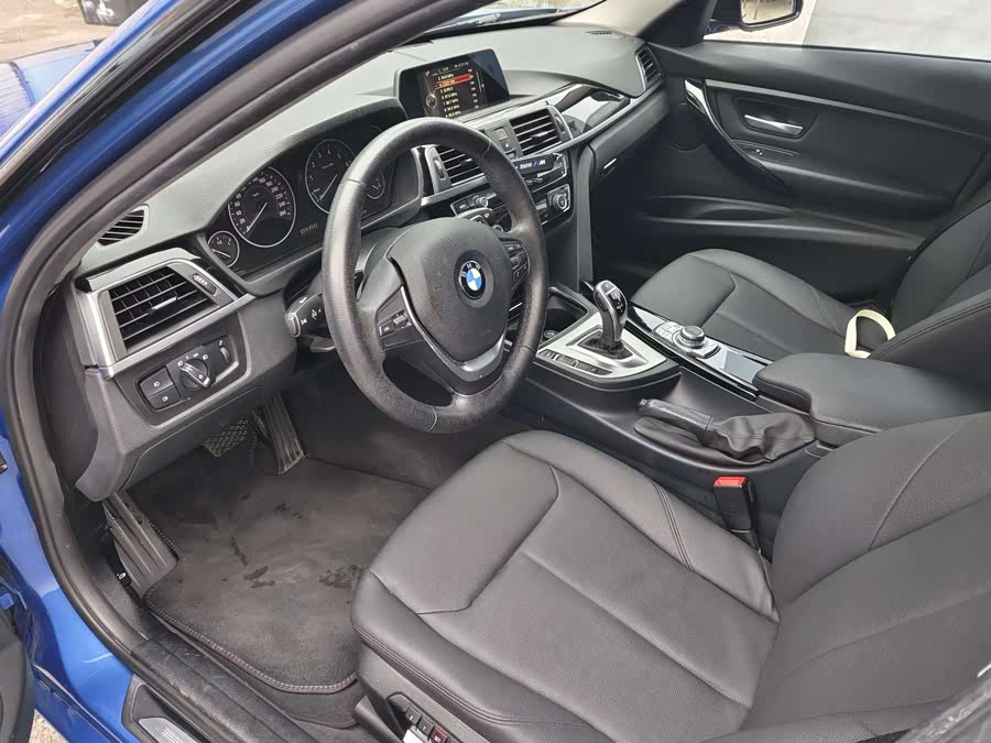 BMW 3 Series 2017 immagine di auto #9