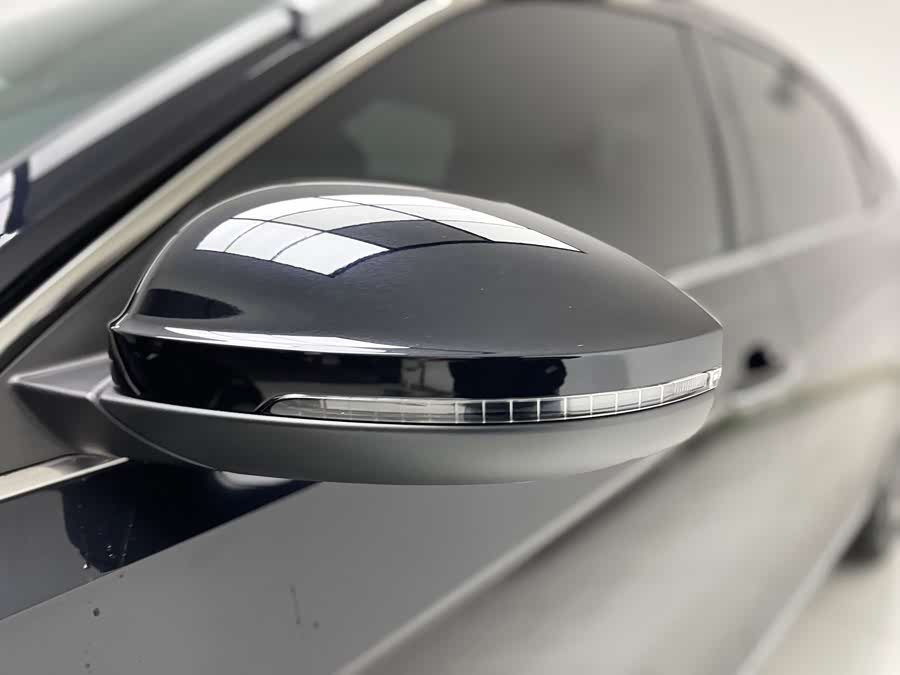 Volkswagen Passat 2022 car image #9