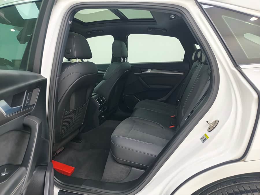 Audi Q5L Sportback 2021 car image #9